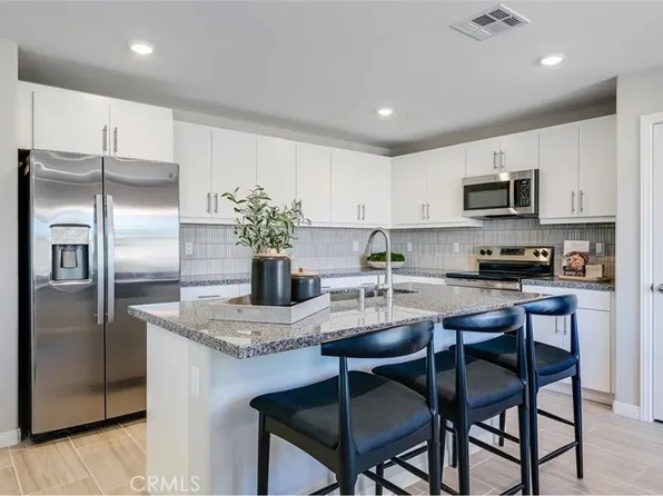 7216 Serene Skies Ct, Jurupa Valley, CA 92509