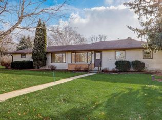 19345 N Hills Dr, Brookfield, WI 53045