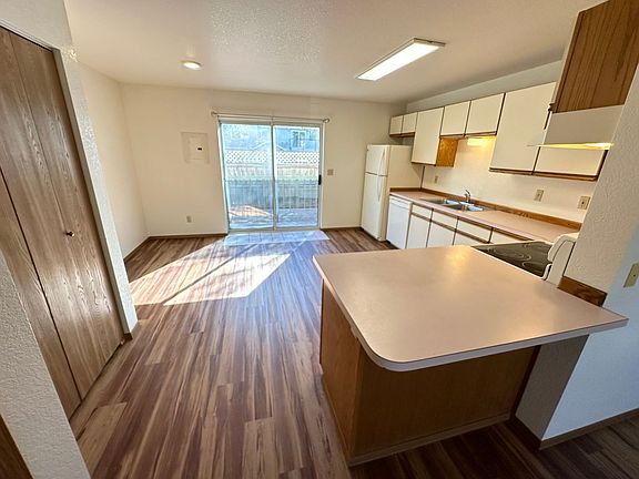 5th image of 1108 N Alder St #2B-1Ba-960Sqft