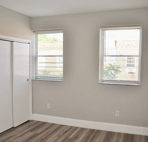 1824 Sigel St — Photo 15