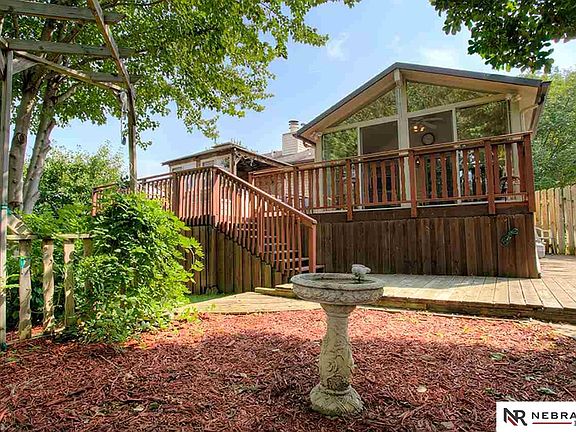 5th image of 3714 Burr Oak Dr
