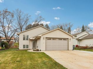 1810 Patricia Ln, Waukesha, WI 53188