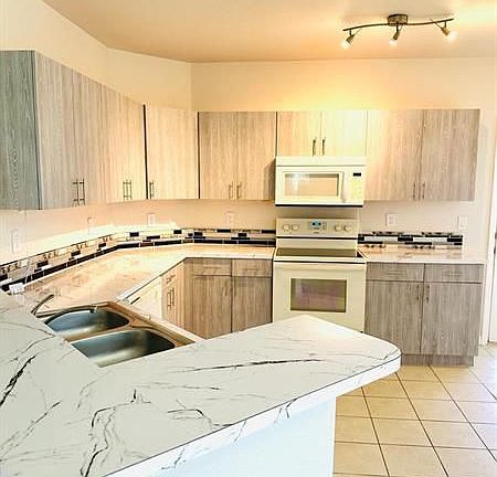 4th image of 108 SW Peacock Blvd Unit 5202