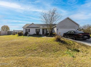 205 Valley Ridge Ln, Jacksonville, NC 28540