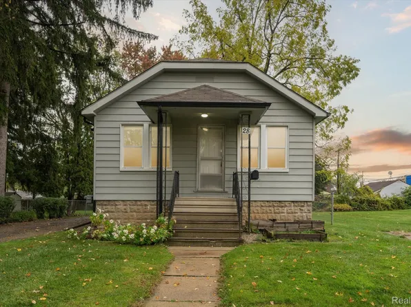 28 W New York Ave, Pontiac, MI 48340