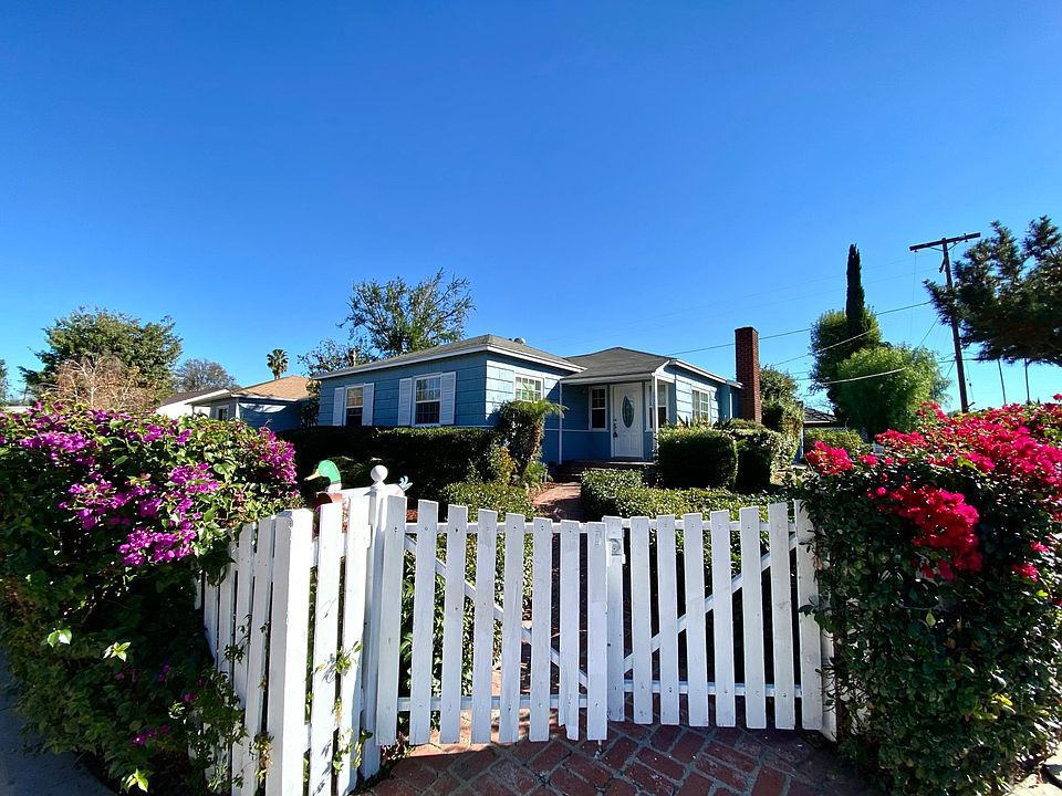 Front entrance with gated front yard
