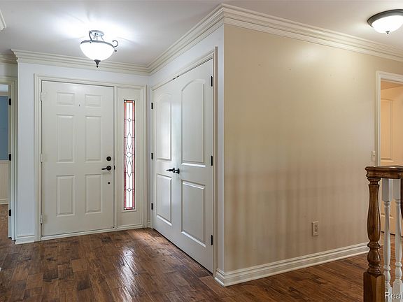 5th image of 41654 Kenilworth Ln