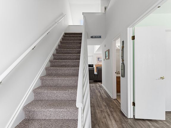 2nd image of 124 E Austin Ave #124
