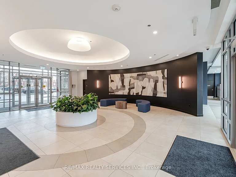 215 Queen St E #211 — Photo 4