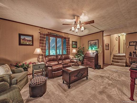 3rd image of 56 Sleepy Hollow Dr