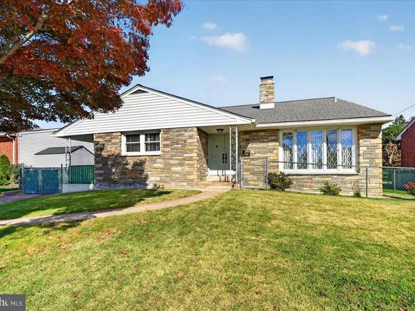 2113 Lott Ave, Philadelphia, PA 19115