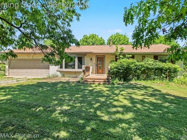 2647 Curdy Rd, Howell, MI 48855
