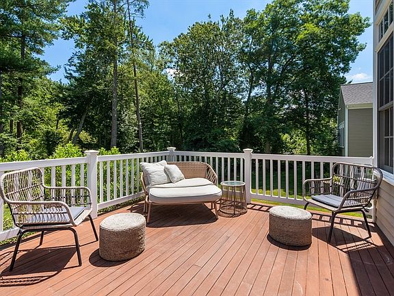 5th image of 120 Deerfield Ln