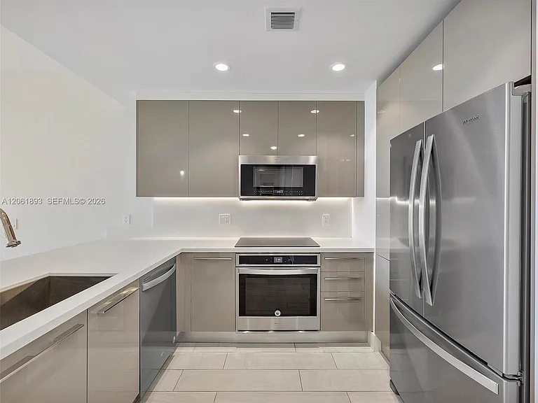 2000 Metropica Way #502 — Photo 2