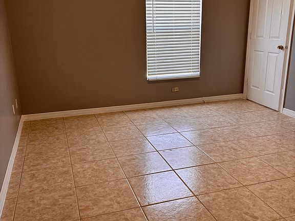 5th image of 401 Piedmont St #403