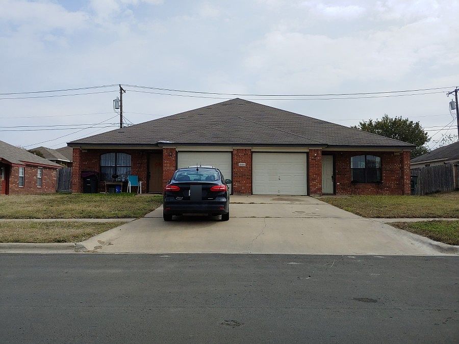 1st image of 3904 Hitchrock Dr