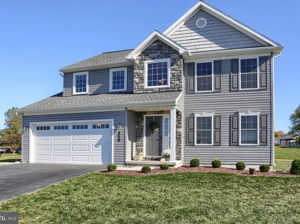 90 Clover Dr, Myerstown, PA 17067