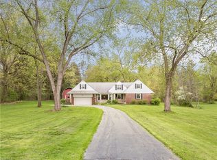 4040 Giles Rd, Moreland Hills, OH 44022