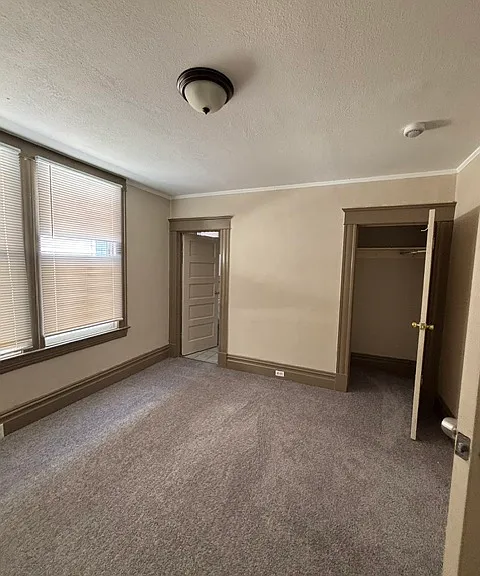 525 W Poplar St — Photo 7