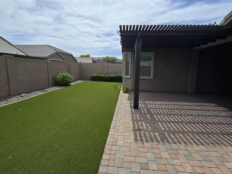 18351 W Mercer Ln — Photo 41