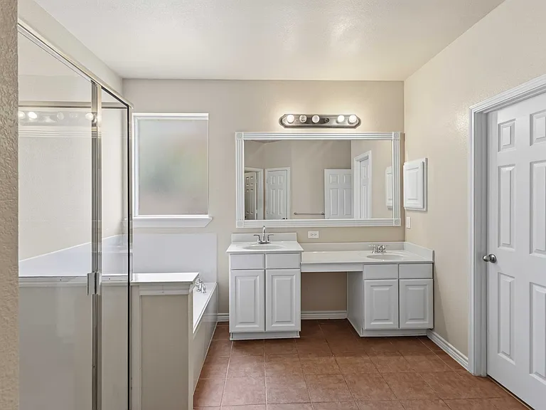 807 Clear Water Dr — Photo 20