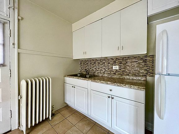 4th image of 811 N Euclid Ave #2-A