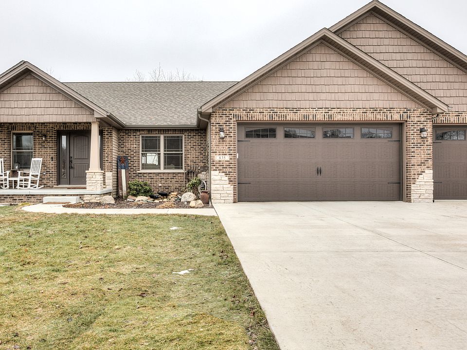 1st image of 835 Cambridge Dr