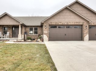 835 Cambridge Dr, Paxton, IL 60957
