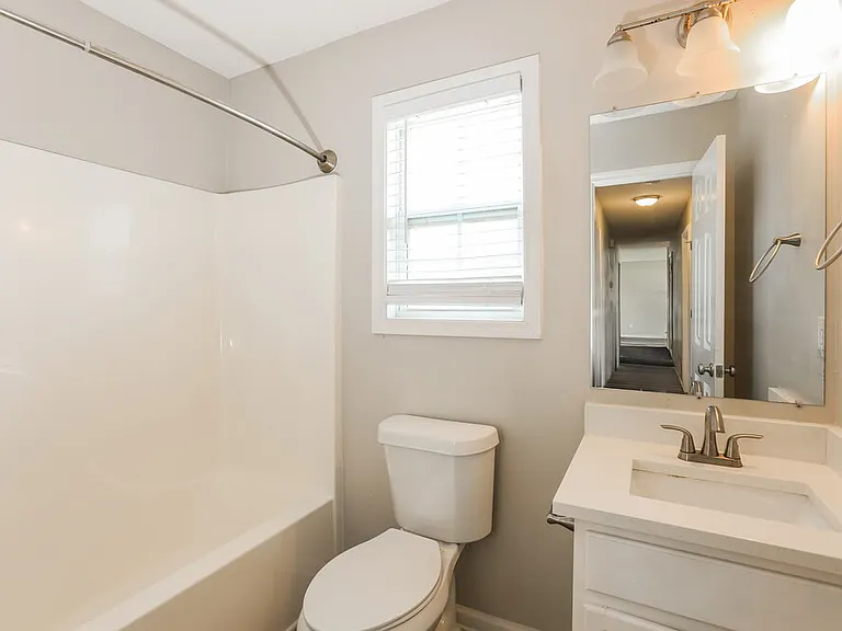 600 Sheffield Ct — Photo 15