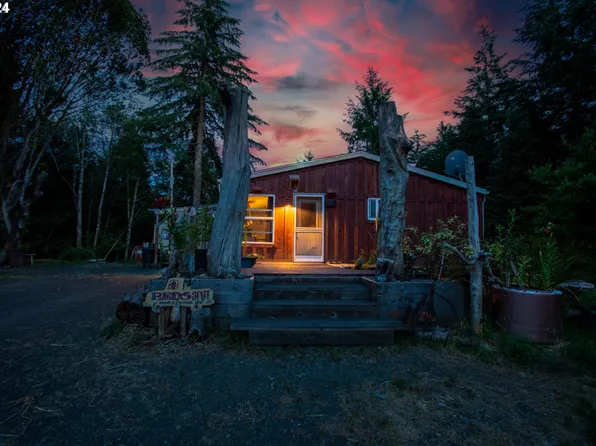 94487 Boone Creek Ln, Coos Bay, OR 97420