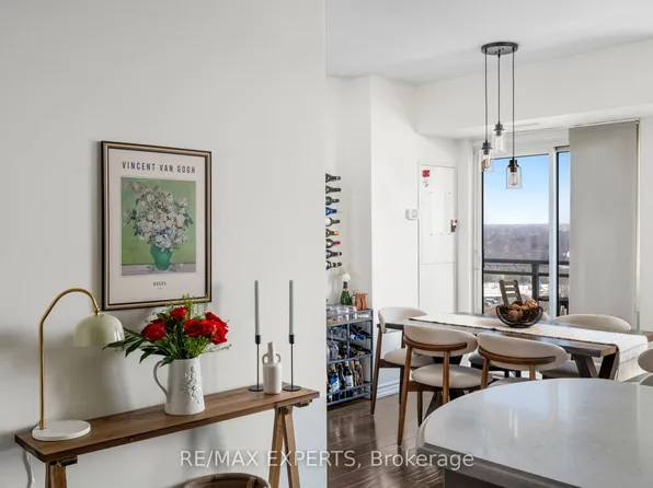 7730 Kipling Ave #1207, Vaughan, ON L4L 1Y9