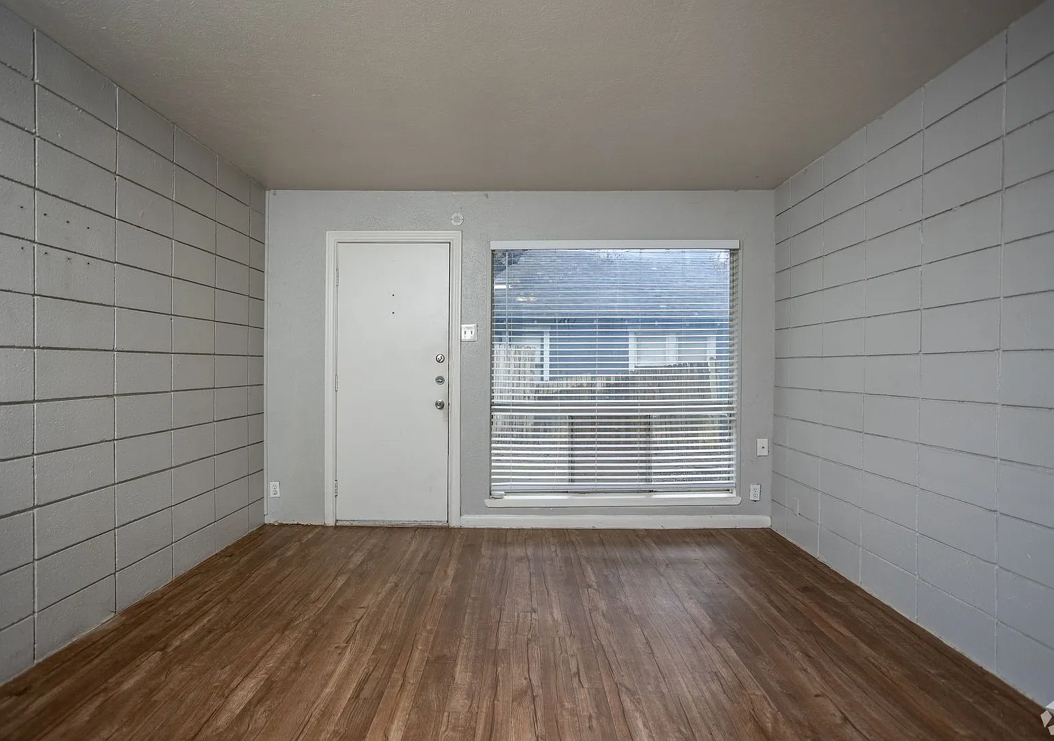 9008 San Benito — Photo 4