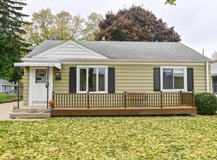 613 N 97th St, Wauwatosa, WI 53226