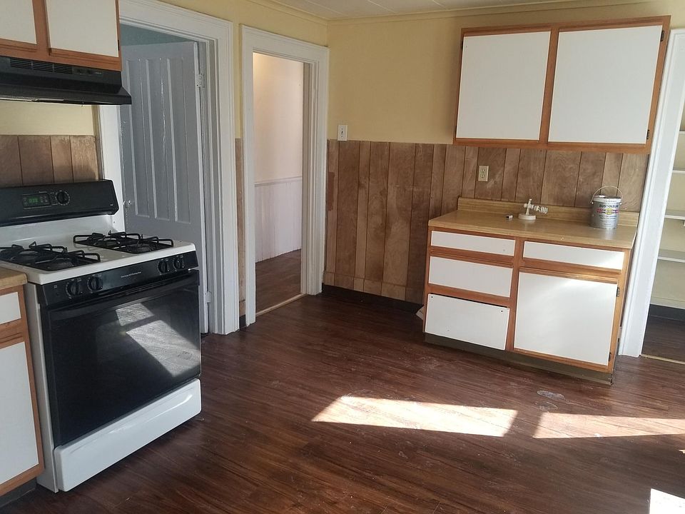 1st image of 1009 Oak St #2