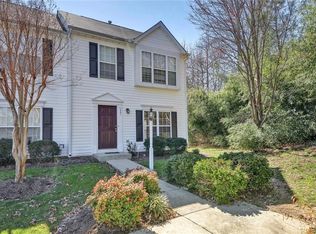 401 Hollybrook Ridge Ln, Richmond, VA 23223