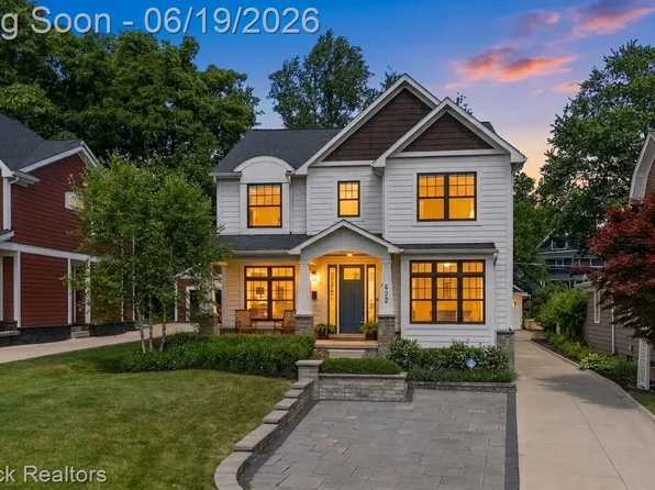 622 Fairbrook St, Northville, MI 48167