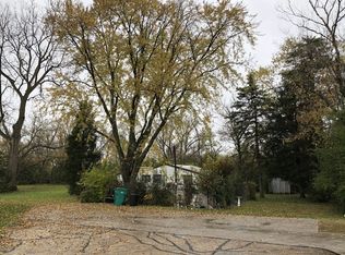 362 N 11th St, Wheeling, IL 60090