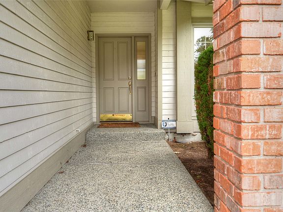 3rd image of 4536 242nd Ave SE