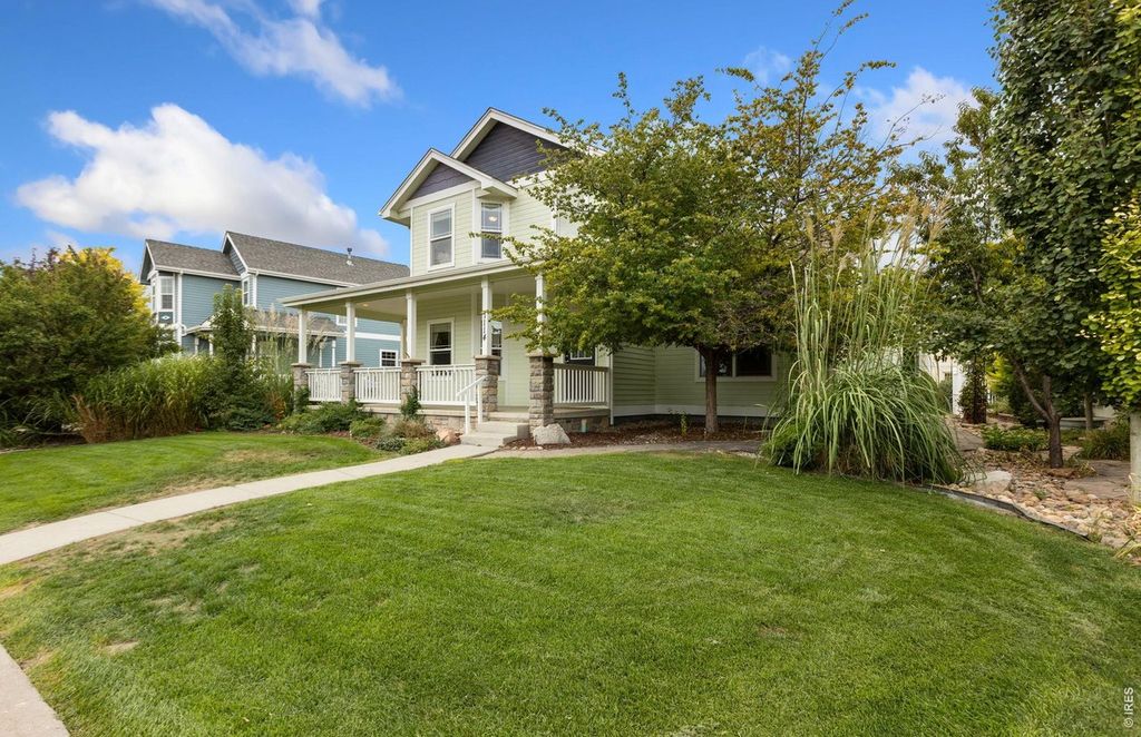 1114 Crescent Dr