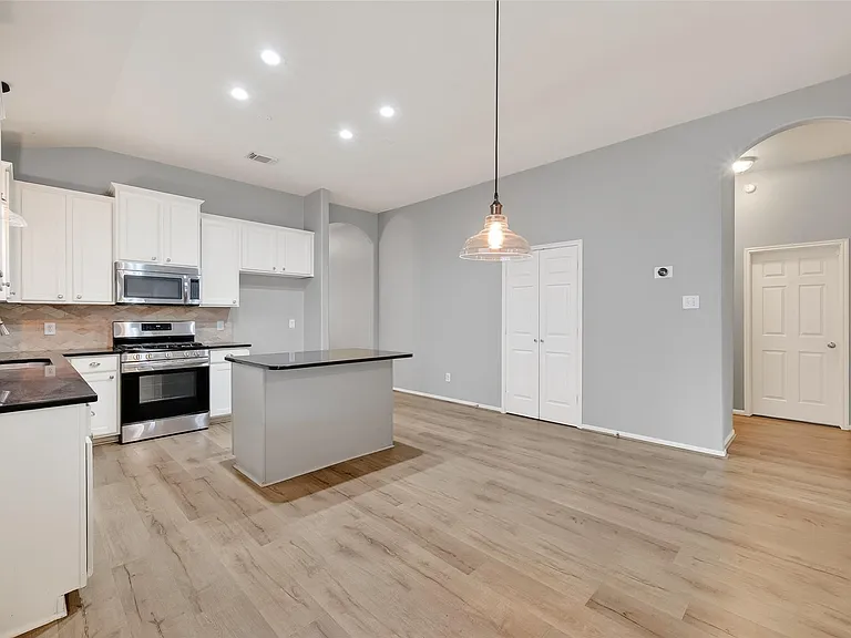6431 Applewood Forest Dr — Photo 14