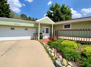 2314 Bel Air Dr, Minot, ND 58703