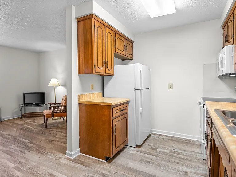 100 Laurel Cove Dr #24 — Photo 7