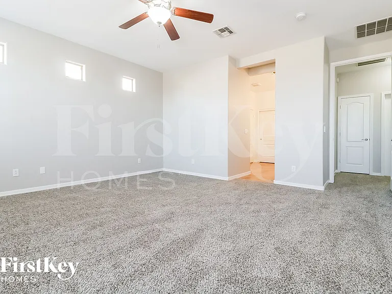 1842 S 222nd Ln — Photo 9