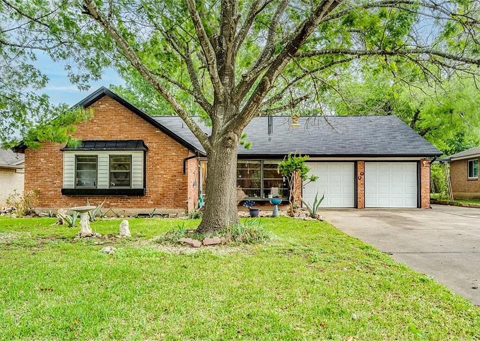 1st image of 2107 Southern Oaks Dr