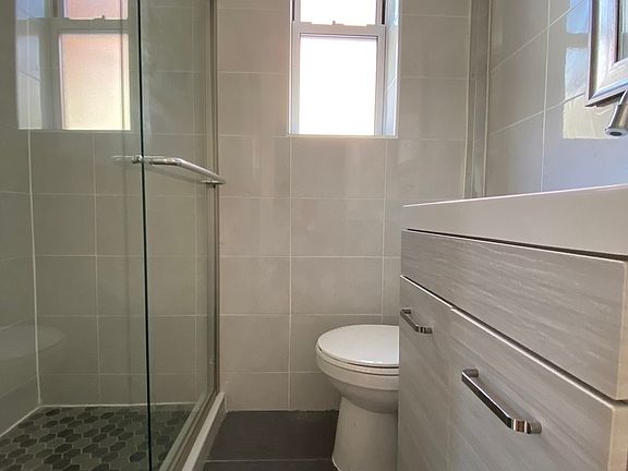 5th image of 510 E 142nd St #2
