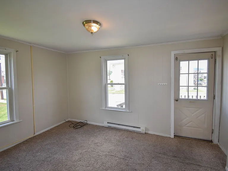 300 W Clinton St — Photo 5