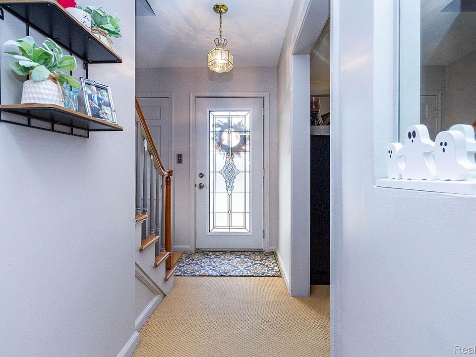 225 N Melborn St, photo 9
