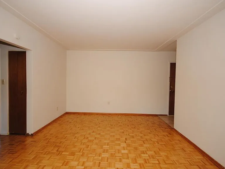 1200 Fennell Ave E — Photo 16