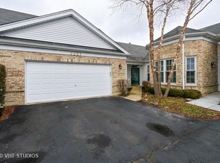 2257 Meadowcroft Ln, Grayslake, IL 60030