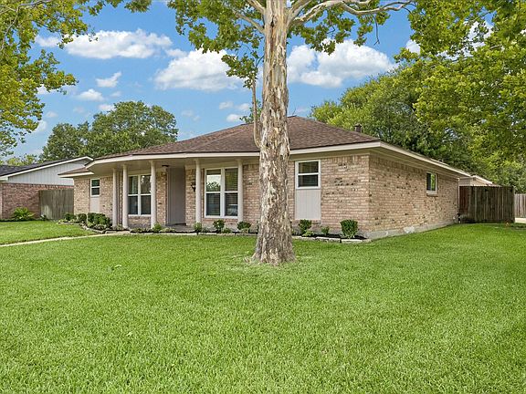 2nd image of 1801 Lazy Creek Ln